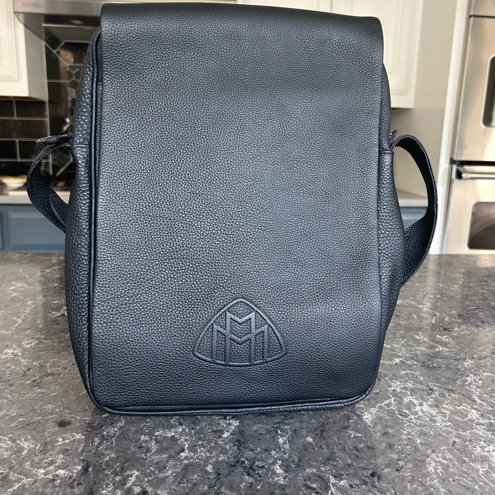 Maybach The Allrounder I in black